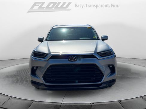 Used 2024 Toyota Grand Highlander AWD image 2