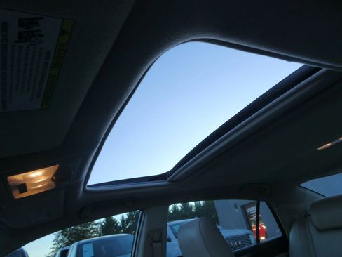 Used 2011 Toyota Avalon Limited image 10