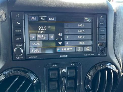 Used 2016 Jeep Wrangler Unlimited Sahara AWD/4WD image 42