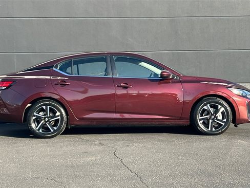 Used 2025 Nissan Sentra SV image 4