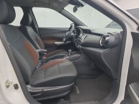 Used 2020 Nissan Kicks SR FWD image 40