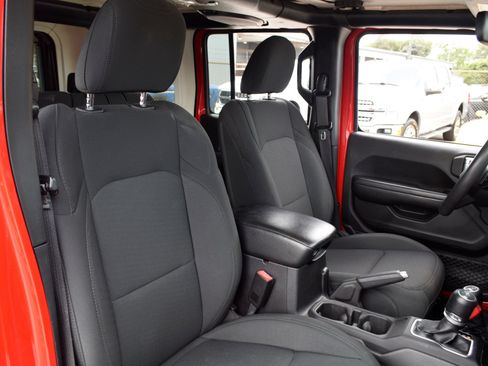 Used 2018 Jeep Wrangler Unlimited Sport S AWD/4WD image 23