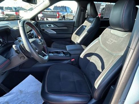 Certified 2025 Ford Explorer ST image 18