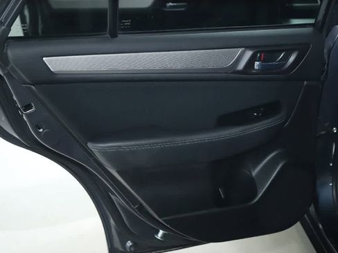 Used 2017 Subaru Outback 2.5i Premium image 13