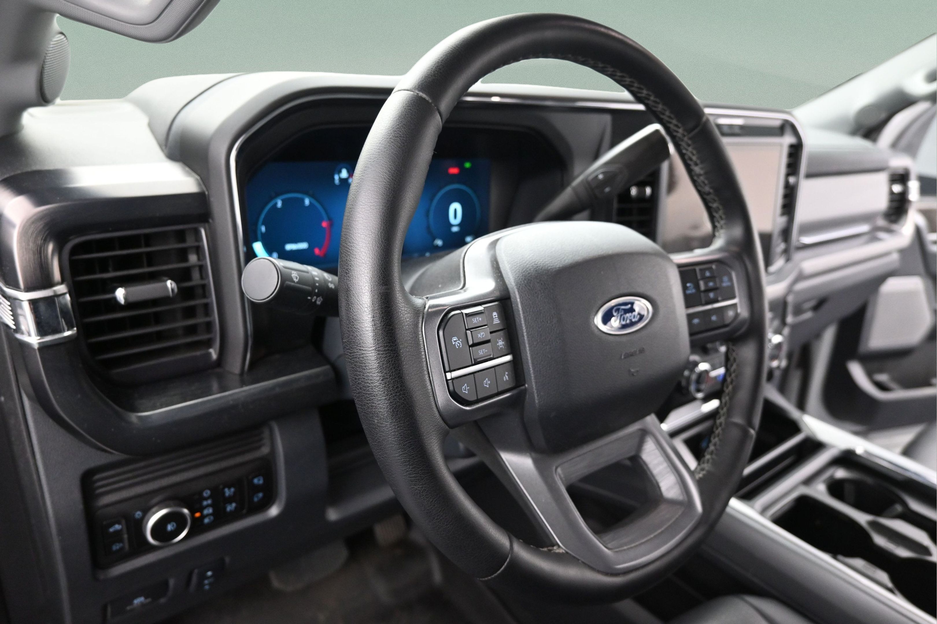 Used 2025 Ford F250 Lariat w/ Lariat Ultimate Package AWD/4WD image 12