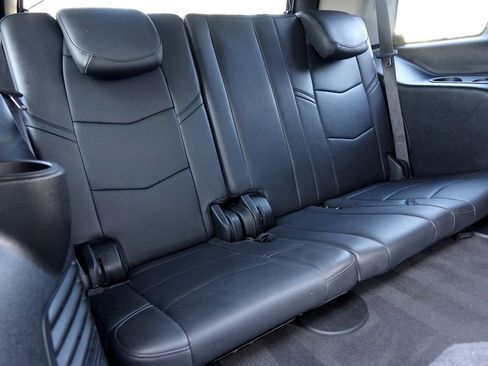 Used 2020 Cadillac Escalade Luxury image 13