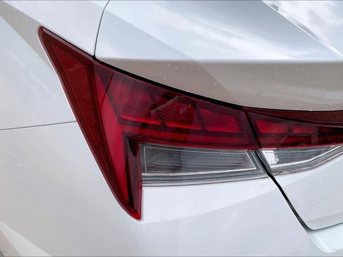 Used 2025 Hyundai Elantra SEL FWD image 29
