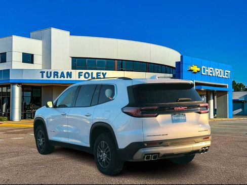 Used 2025 GMC Acadia Elevation image 3