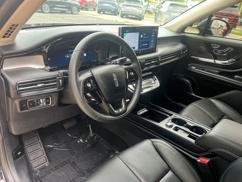 Used 2023 Lincoln Corsair AWD w/ Equipment Group 101A image 25
