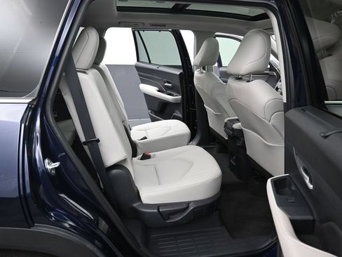 Certified 2024 Toyota Grand Highlander AWD image 33