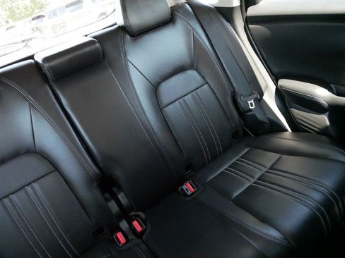 Used 2025 Honda HR-V EX-L image 14