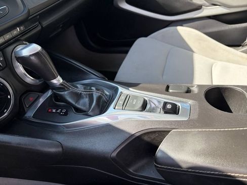 Used 2016 Chevrolet Camaro LT RWD image 11