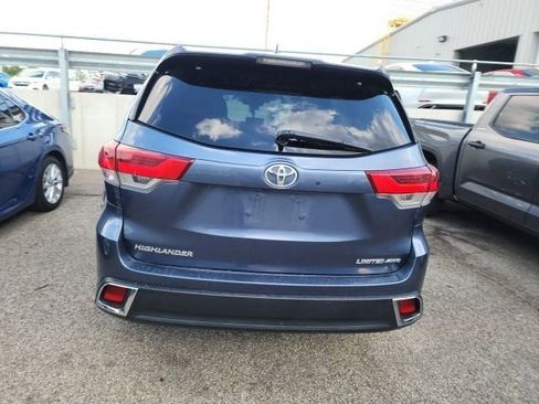 Used 2019 Toyota Highlander Limited AWD/4WD image 5