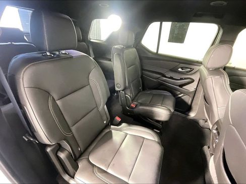Used 2023 Chevrolet Traverse LT FWD image 36
