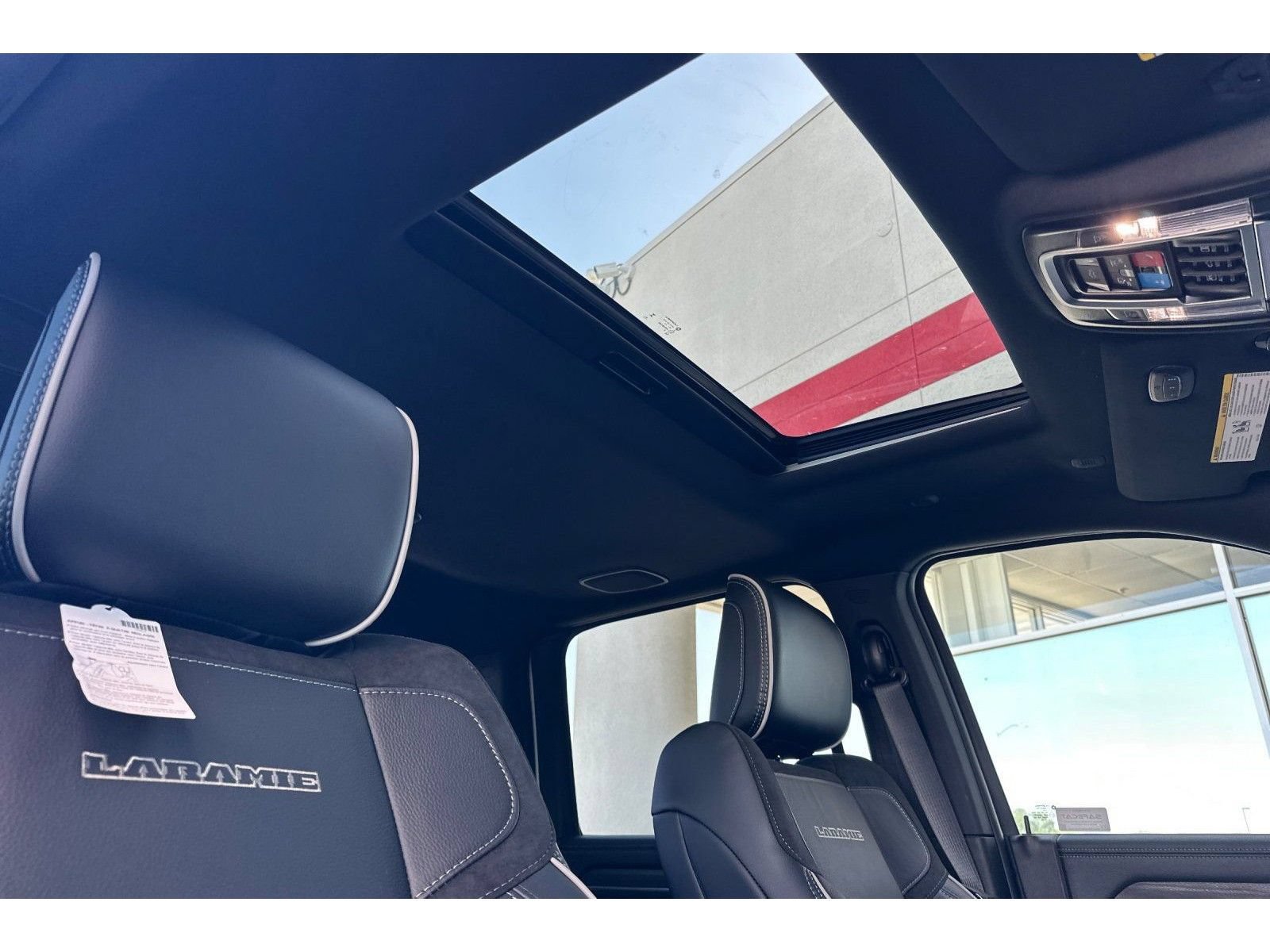 New 2026 RAM 3500 Laramie AWD/4WD image 17
