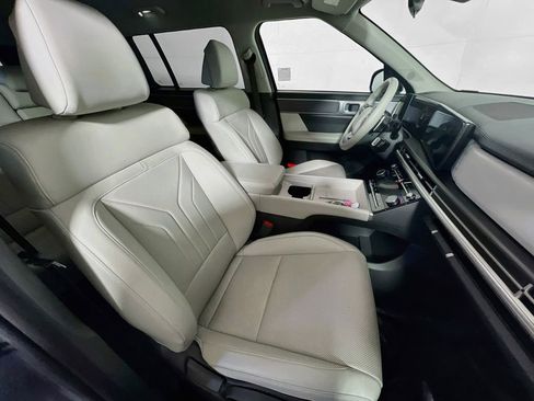 Used 2025 Hyundai Santa Fe SEL AWD/4WD image 25