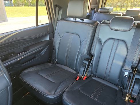 Certified 2022 Ford Expedition Platinum image 21