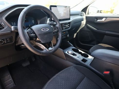 Used 2023 Ford Escape Active w/ Tech Pack #2 image 9