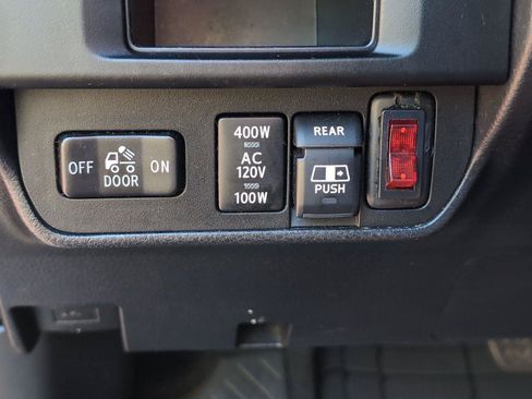 Used 2017 Toyota Tacoma TRD Off-Road w/ Tow Package (A/T) AWD/4WD image 29