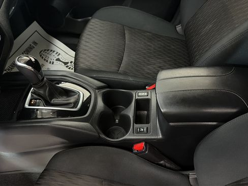 Used 2018 Nissan Rogue SV FWD image 26