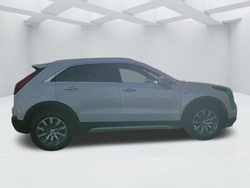 Used 2022 Cadillac XT4 Premium Luxury w/ Enhanced Visibility Package image 4
