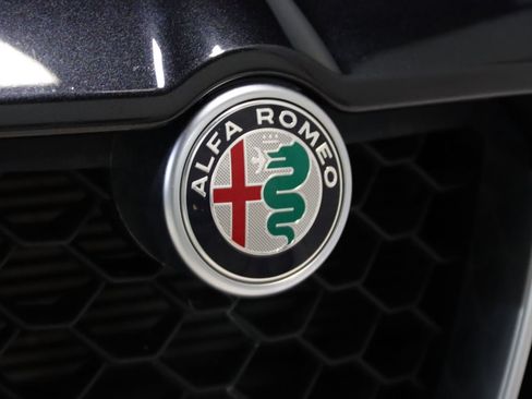 Used 2022 Alfa Romeo Stelvio Ti AWD/4WD image 21