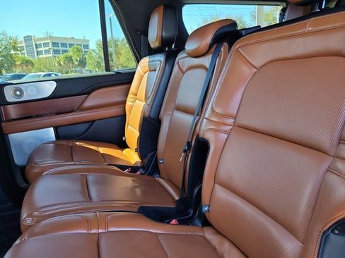 Certified 2020 Lincoln Navigator L Reserve w/ Luxury Package image 16