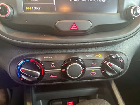 Certified 2022 Kia Soul LX FWD image 18