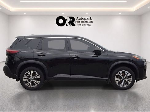 Used 2023 Nissan Rogue SV w/ SV Premium B Package FWD image 6