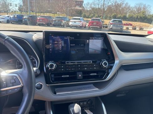 Used 2020 Toyota Highlander Platinum image 10