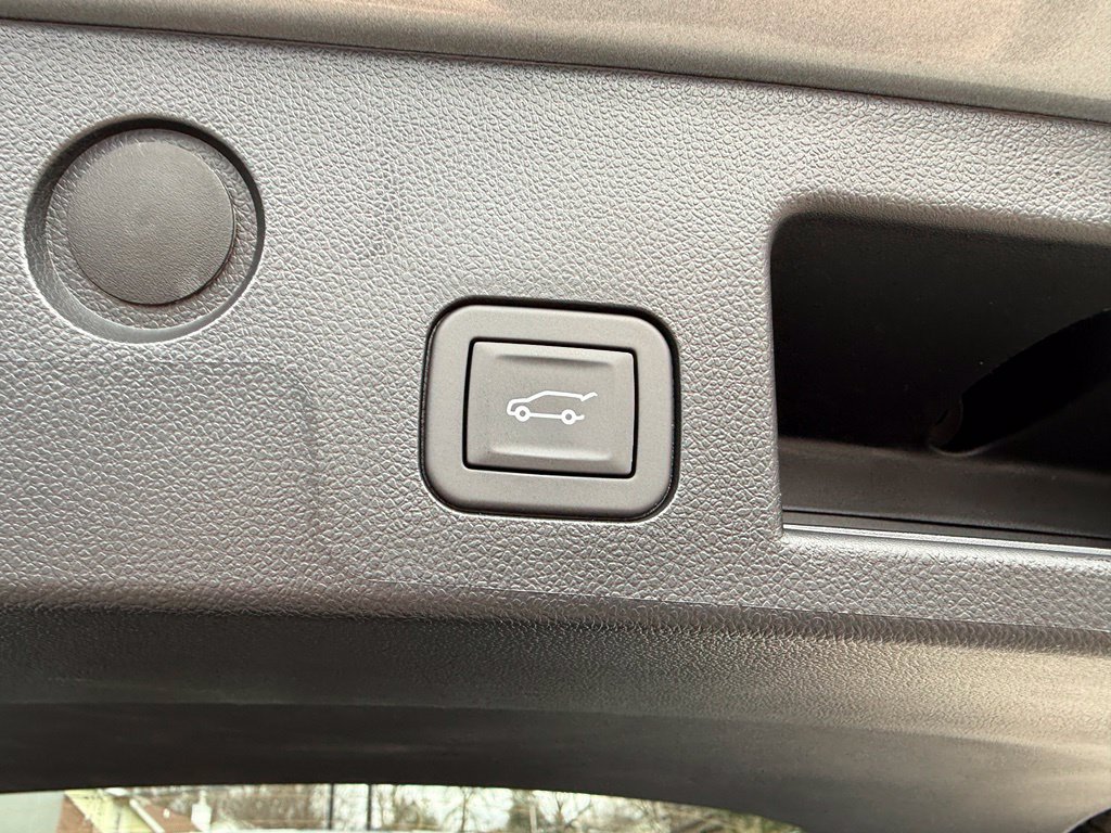 Used 2026 Chevrolet Equinox ACTIV FWD image 32