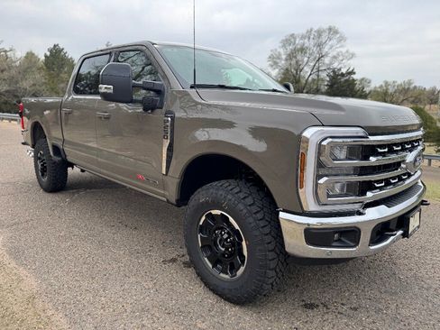 New 2026 Ford F250 Lariat image 32