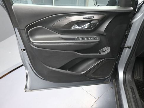 Used 2023 GMC Terrain SLT image 45