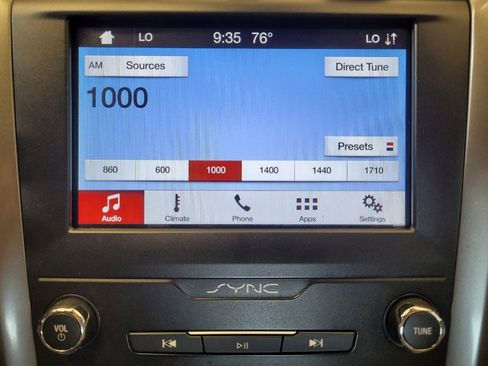 Used 2019 Ford Fusion SE FWD image 25