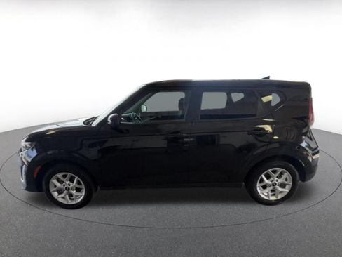 Used 2025 Kia Soul LX w/ LX Technology Package FWD image 8