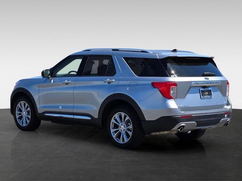 Used 2024 Ford Explorer Limited AWD/4WD image 9