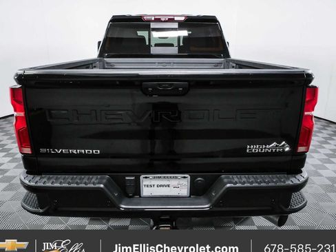 Used 2024 Chevrolet Silverado 2500 High Country w/ Technology Package AWD/4WD image 28