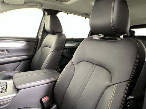 Certified 2025 MAZDA CX-70 3.3 Turbo w/ Premium Package image 13