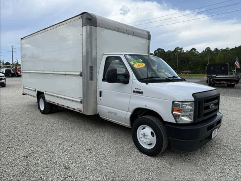 Used 2023 Ford E-350 and Econoline 350 Super Duty w/ Driver's Safety Package RWD image 3