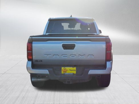 Certified 2025 Toyota Tacoma TRD Off-Road AWD/4WD image 7