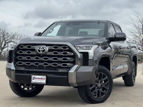 Used 2025 Toyota Tundra Platinum AWD/4WD image 2