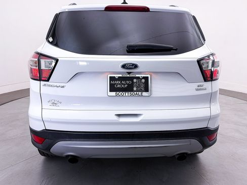 Used 2018 Ford Escape SE w/ SE Sync 3 Package FWD image 9