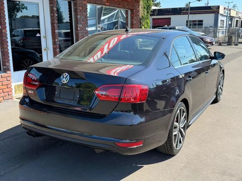 Used 2012 Volkswagen Jetta GLI Autobahn FWD image 3