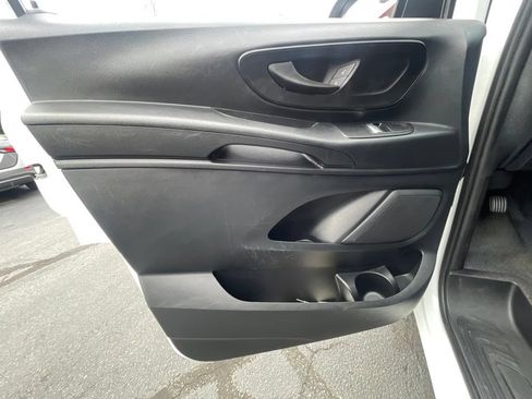 Used 2023 Mercedes-Benz Metris image 18