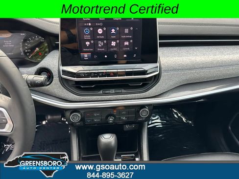 Used 2025 Jeep Compass Latitude AWD/4WD image 25