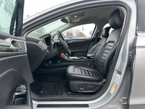 Used 2016 Ford Fusion SE w/ Equipment Group 202A image 8