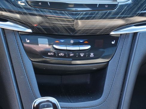 Used 2022 Cadillac XT6 Premium Luxury AWD/4WD image 25
