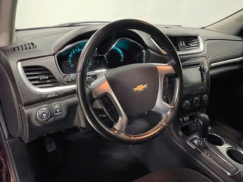 Used 2017 Chevrolet Traverse LT w/ Style and Technology Package image 19