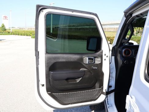 Used 2023 Jeep Gladiator Mojave w/ Trailer Tow Package image 16