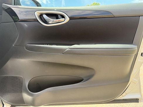 Used 2019 Nissan Sentra SV FWD image 28